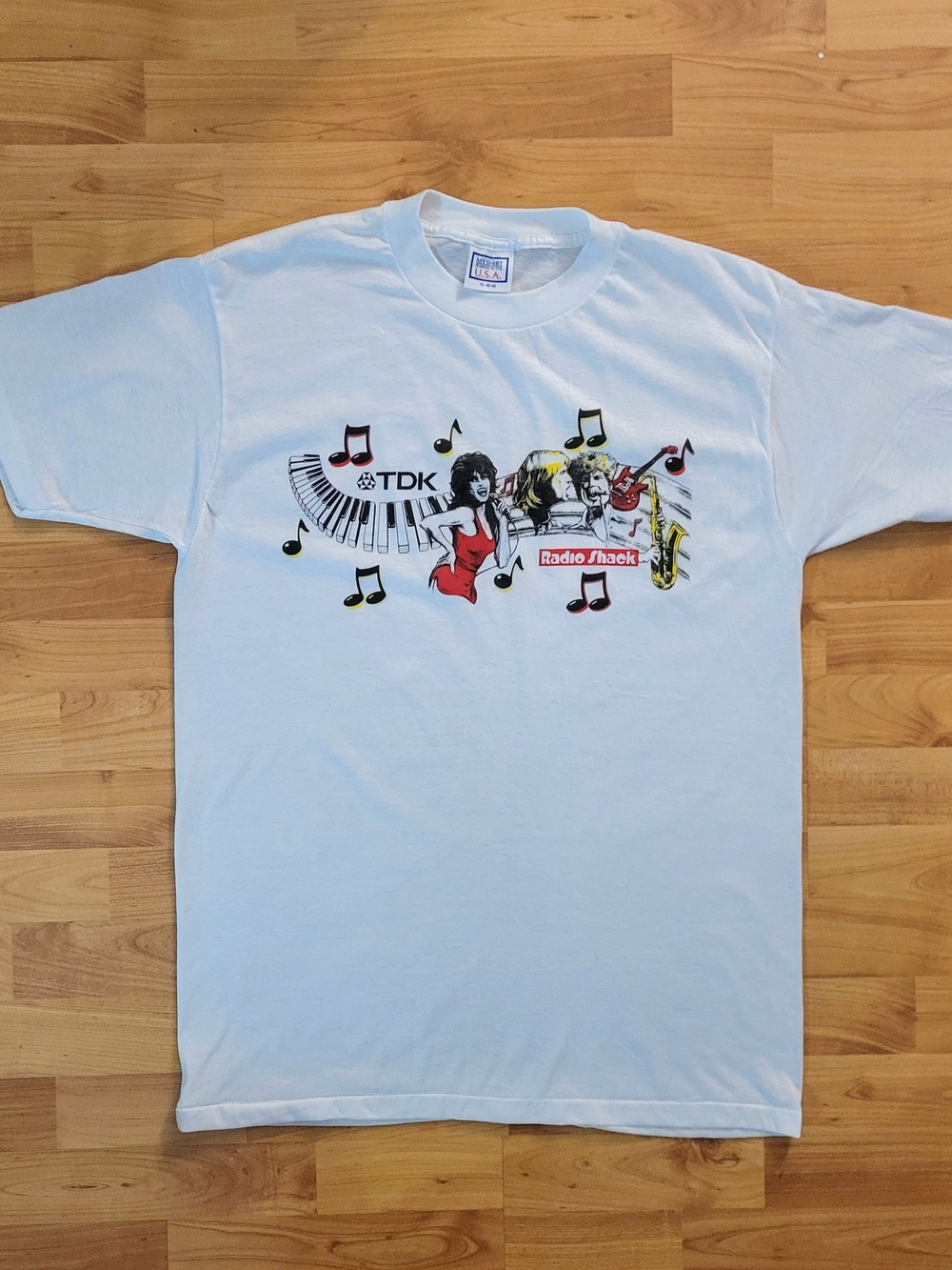 Vintage RadioShack TDK LARGE 80s Retro Graphic White Music T-shirt Single Stitch